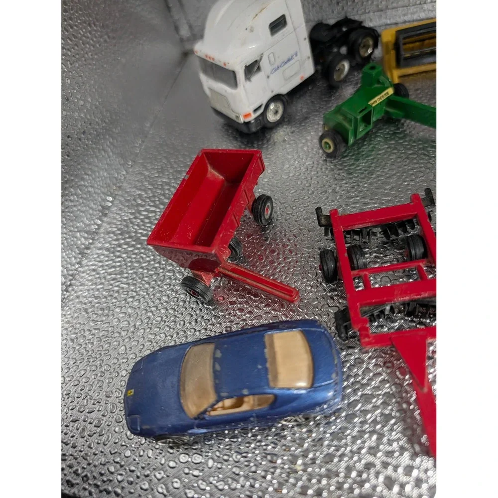 Vintage Diecast Farm Toy Lot international Ford Case IH John Deere Tractors 13pc